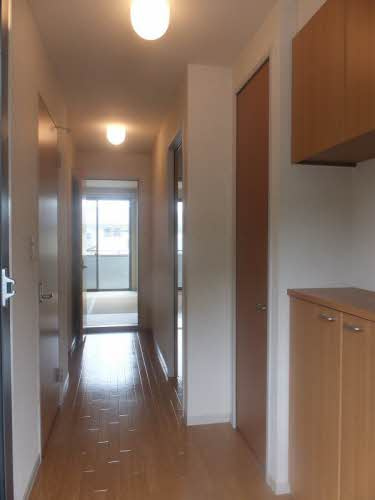 フォレスト　ハイツの玄関