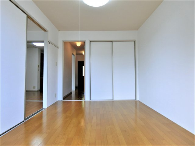 フォレスト　ハイツの洋室