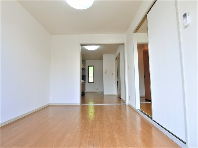 フォレスト　ハイツの居間・リビング