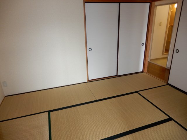 グリーンパーク新舞子の和室