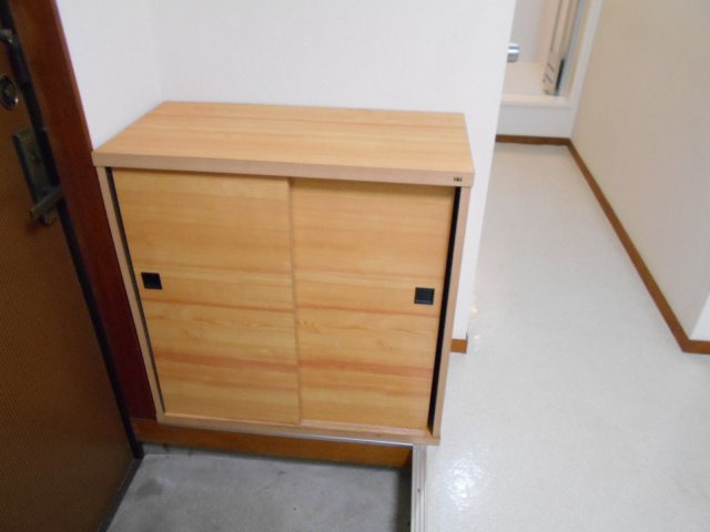 コーポ木村の玄関|反転タイプの写真を使用。