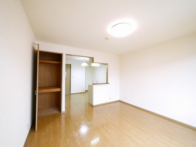 アンシャンテ宮の森Ⅰの寝室|寝室にぴったりのお部屋です