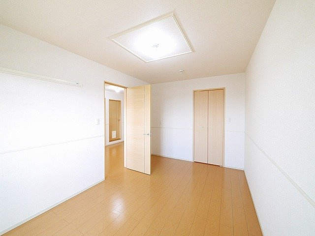 エテルノの洋室|ゆとりのあるお部屋で過ごしませんか