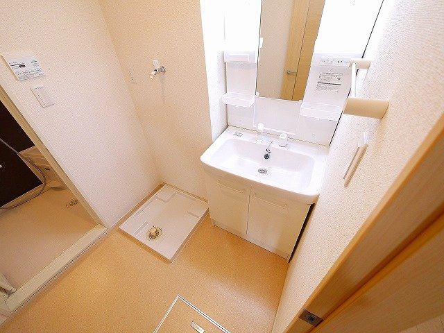 エテルノの洗面所|機能的な洗髪洗面化粧台です