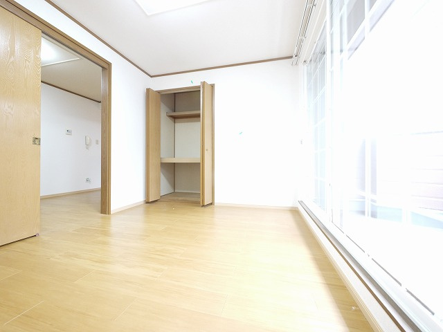 ガーデン・スクエアの洋室