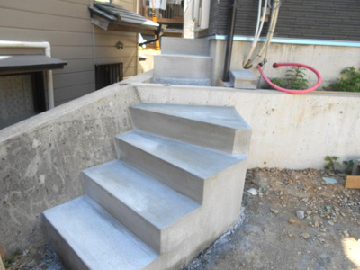 【庭】 | 高知市西久万中古 | 勝手口