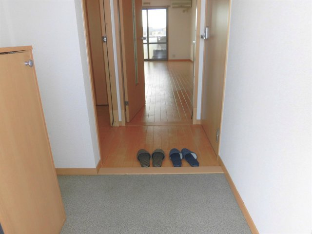 クオリアBの玄関