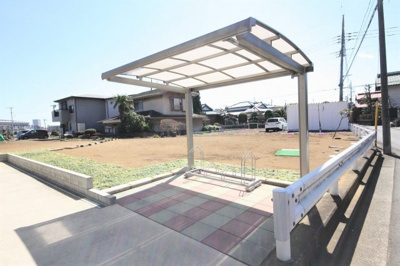 【その他共用部分】 | ワールドマスターズⅡ | ワールドマスターズⅡ　　　屋根付き駐輪場です♪
