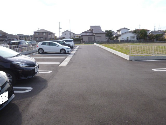メゾン　ドゥ　オリーブの駐車場