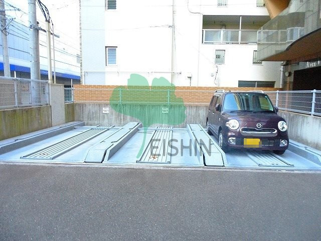 A.PEX-V(エイペックスファイブ)の駐車場