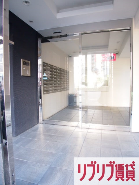 リエス千葉新宿のエントランス