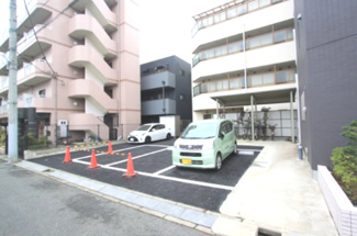 【駐車場】