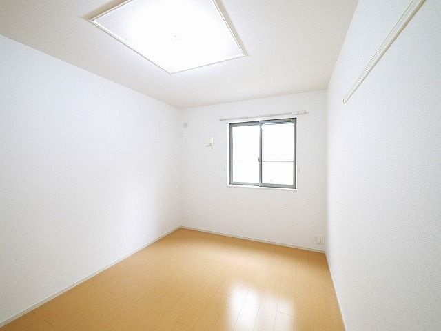 エレガント　ヒルの洋室|明るい洋室です