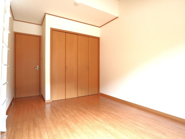 ロータスの洋室