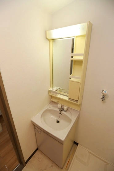 【独立洗面台】 | メゾンラフィーネ