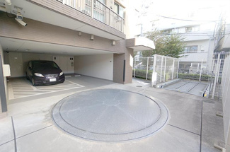 【駐車場】