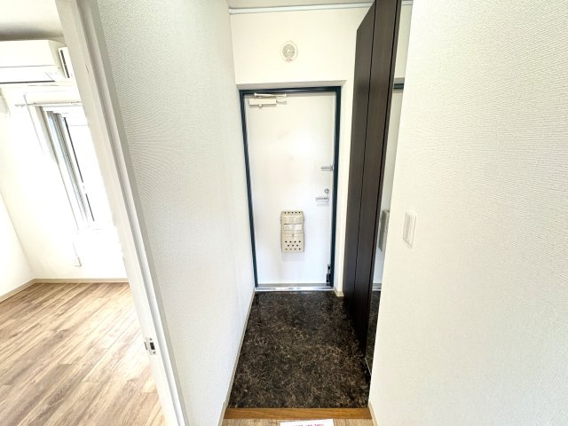 メゾン山王林の玄関