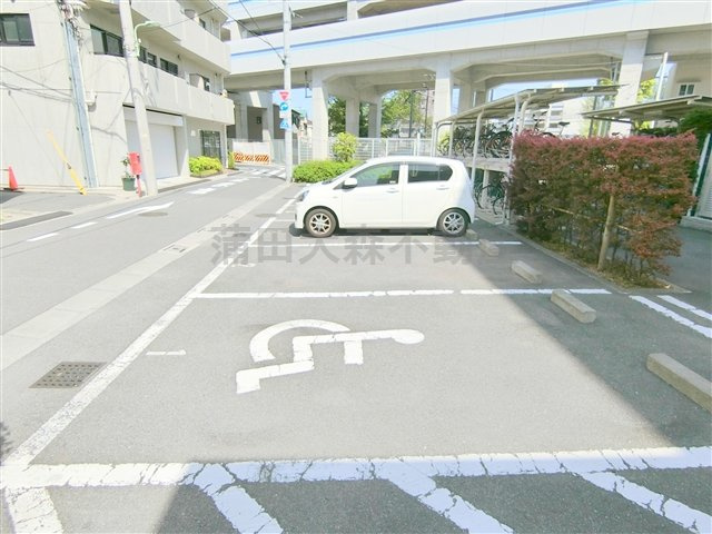 パークアクシス蒲田壱番館の駐車場