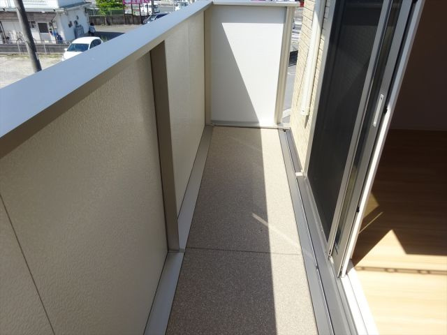 パインコート　B棟のバルコニー