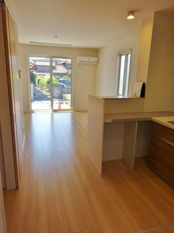 パインコート　B棟の居間・リビング