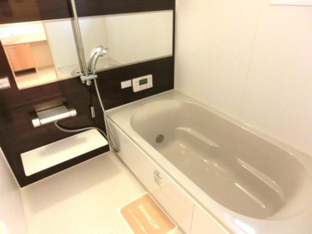 パインコート　B棟の浴室