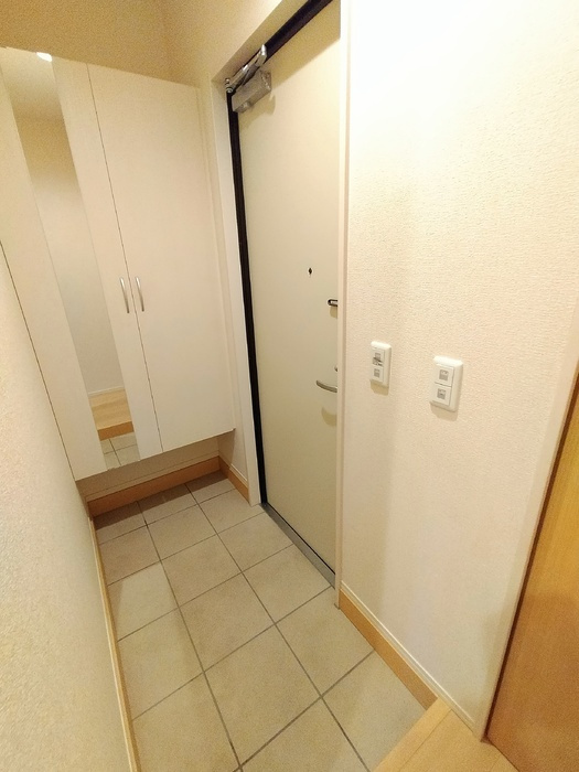 パインコート　B棟の玄関