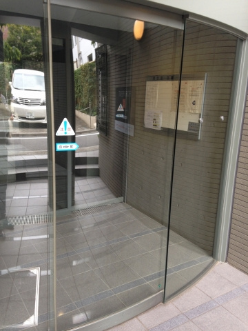 四ツ谷ＨＯＵＳＥのエントランス|四ツ谷ＨＯＵＳＥ