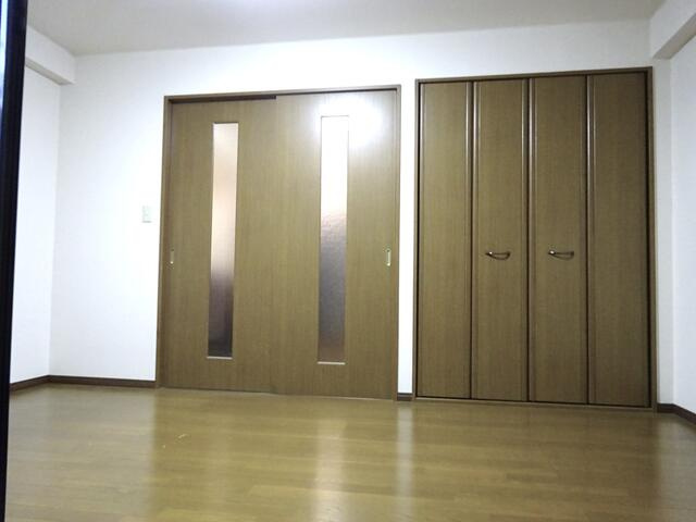 ハネーデュの洋室