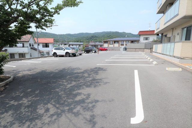 メセナ吉行の駐車場