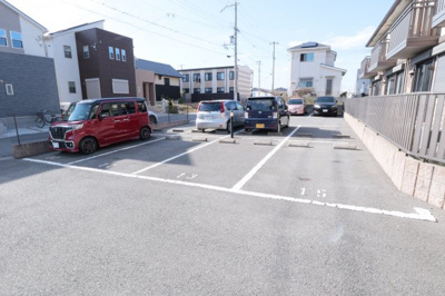 【駐車場】 | エルスール | 駐車場