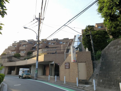 【外観】 | インペリアル菊名 | ガーデニング等を楽しむ事が出来る専用庭付です♪