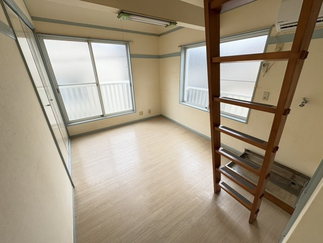 セレーネ市川弐番館の居間・リビング