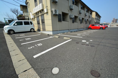 【駐車場】 | ＭＯＯＮ下到津　Ｄ | 軽区画専用となっています。