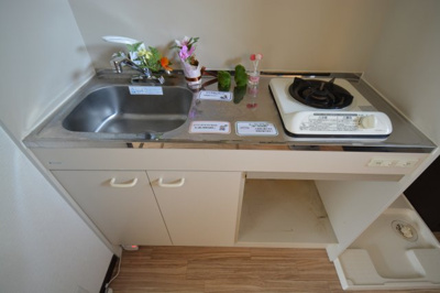 【キッチン】 | ＭＯＯＮ下到津　Ｄ | 現況優先となります。現地にて間取り・仕様等をお確かめ下さい。