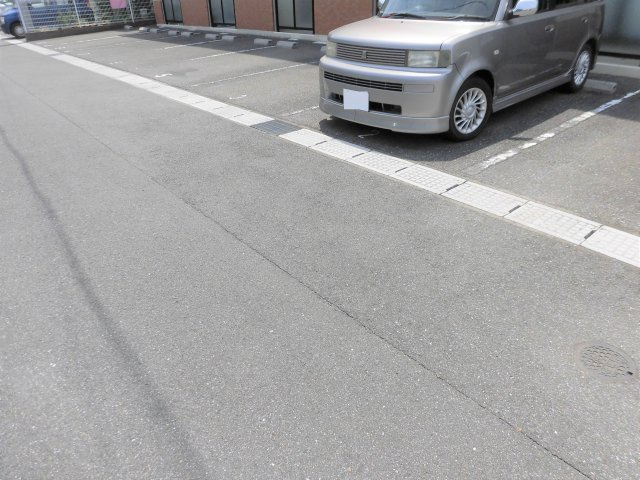 グレートマンションAMの駐車場