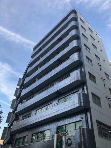 ロイクラトン四谷の外観