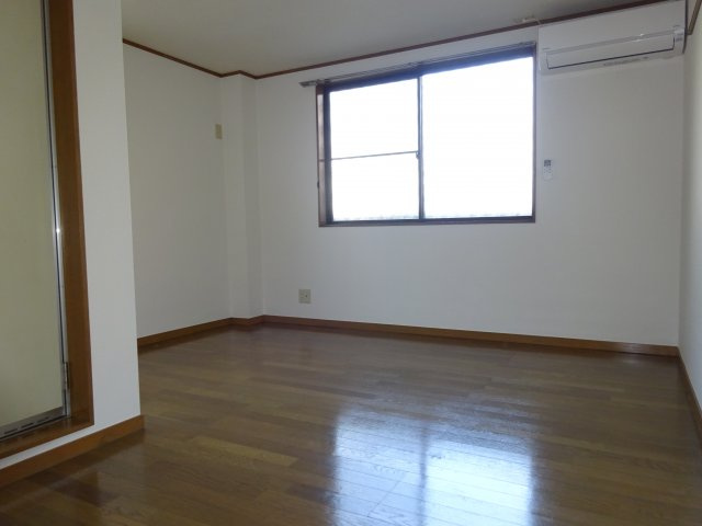 クレール小岩の洋室