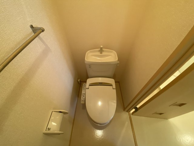 リビングタウンかじま台　Eのトイレ