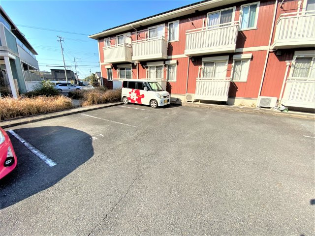 リビングタウンかじま台　Eの駐車場