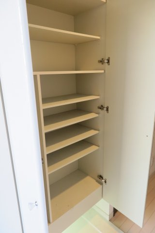 ダイナシティ上本町の玄関
