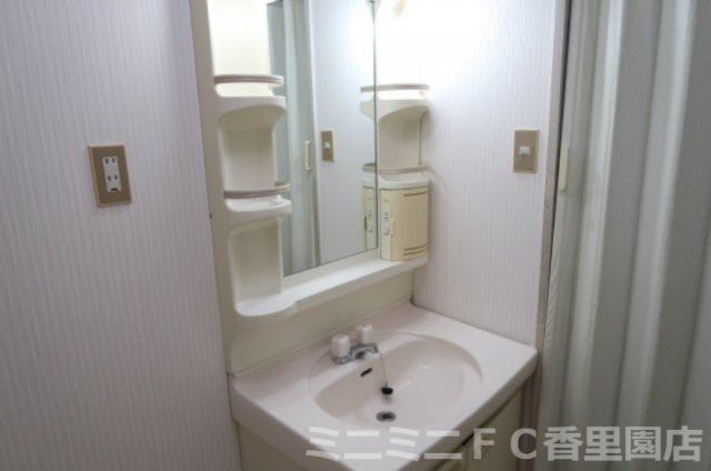 ヴィルヌーブエストの独立洗面台