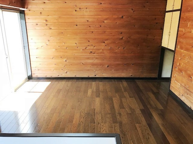 ここだけ、板張りの味わいの居間・リビング