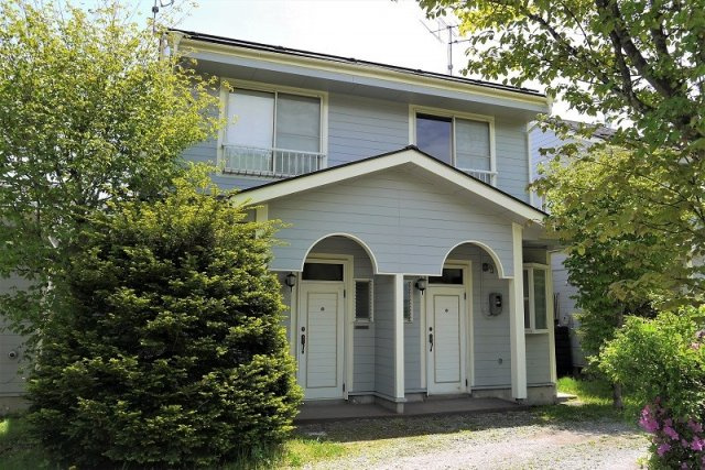 ここだけ、板張りの味わいの外観