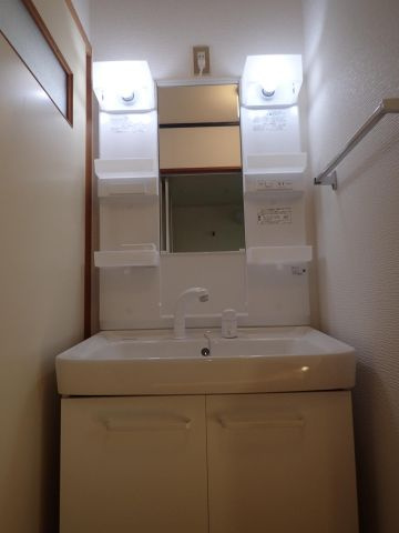 i66の独立洗面台