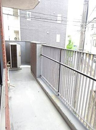 Mビルのバルコニー|外からの目が気にならないバルコニーで洗濯物が干せます