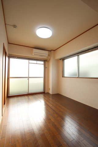 【洋室】 | ウエストビレッジ