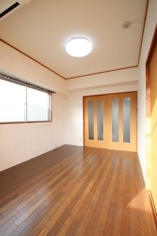 【洋室】 | ウエストビレッジ