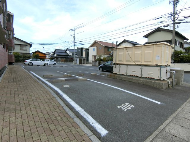 フジパレス皆生の駐車場