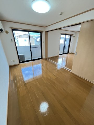 フジパレス皆生の洋室