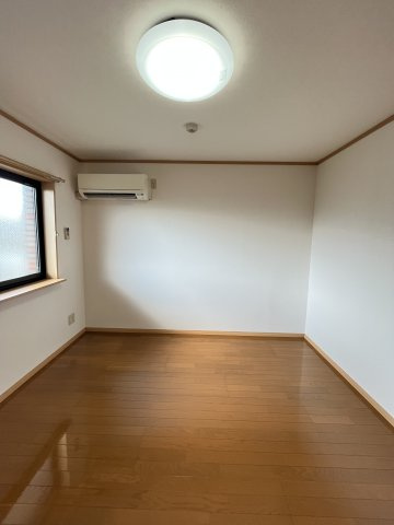 フジパレス皆生の洋室